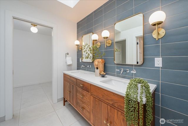 17844 10th Avenue NW, Shoreline, WA 98177