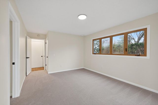 2876 Castleford Court, Woodbury, MN 55125