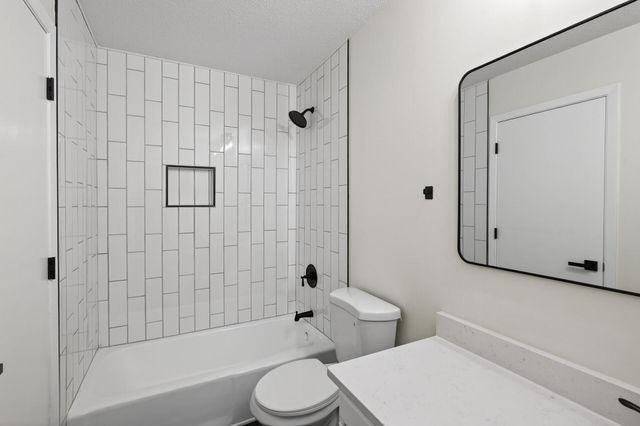 2876 Castleford Court, Woodbury, MN 55125