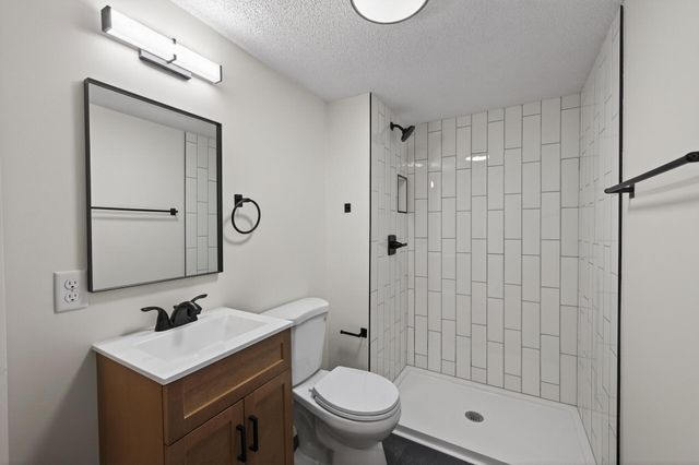 2876 Castleford Court, Woodbury, MN 55125