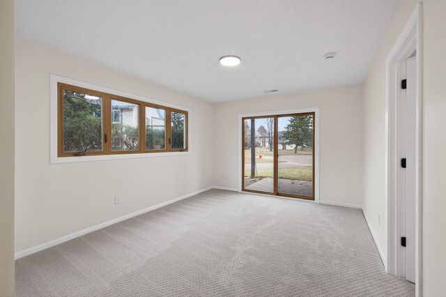 2876 Castleford Court, Woodbury, MN 55125