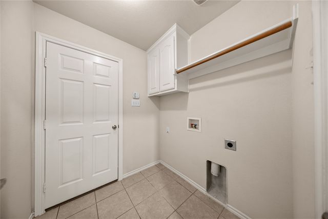 7043 Granville Court, Dallas, TX 75249