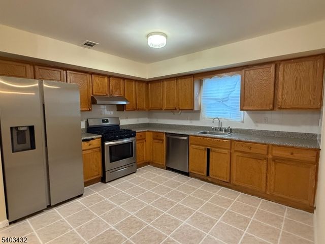 183 Chancellor Ave, Newark City, NJ 07112