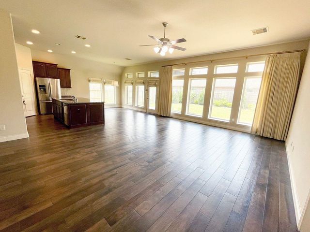 2302 Lost Bridge Lane, Pearland, TX 77584