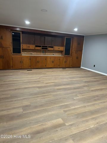 304 Dupont Circle 304, Kinston, NC 28501