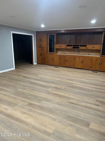 304 Dupont Circle 304, Kinston, NC 28501