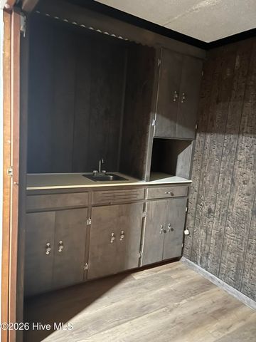 304 Dupont Circle 304, Kinston, NC 28501
