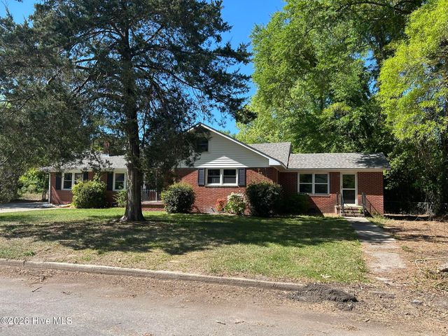 304 Dupont Circle 304, Kinston, NC 28501
