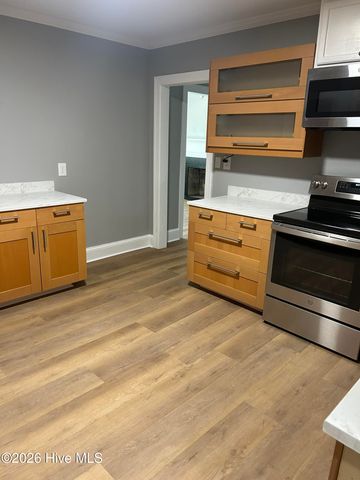 304 Dupont Circle 304, Kinston, NC 28501