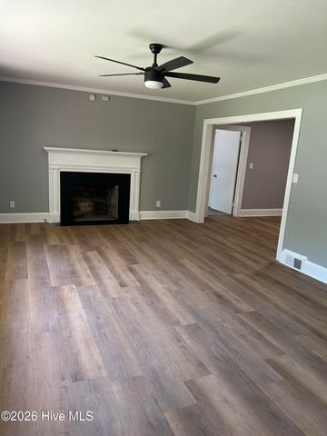 304 Dupont Circle 304, Kinston, NC 28501