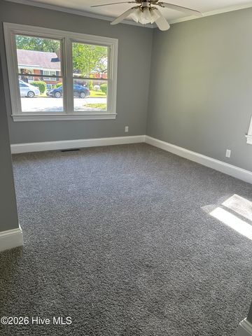 304 Dupont Circle 304, Kinston, NC 28501
