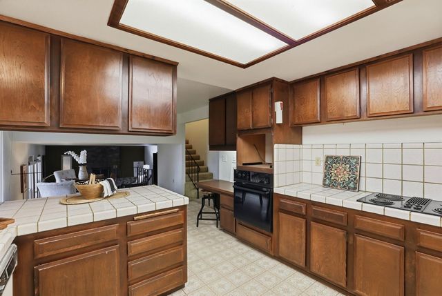 9872 Oakplace E, Folsom, CA 95630
