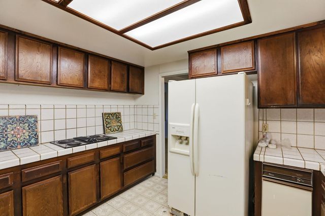 9872 Oakplace E, Folsom, CA 95630