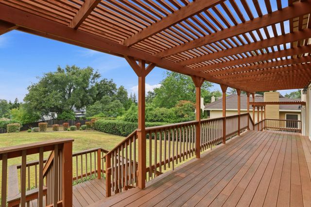 9872 Oakplace E, Folsom, CA 95630