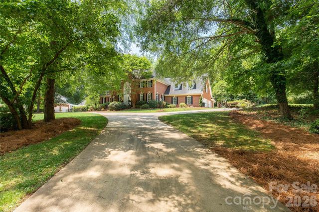1933 Tara Trail, Lancaster, SC 29720