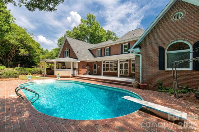 1933 Tara Trail, Lancaster, SC 29720