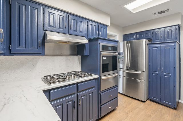 1710 Sylvan Drive, Arlington, TX 76012