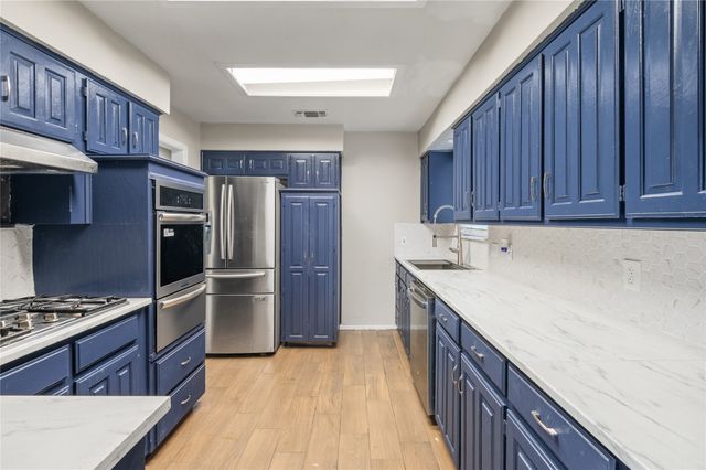 1710 Sylvan Drive, Arlington, TX 76012