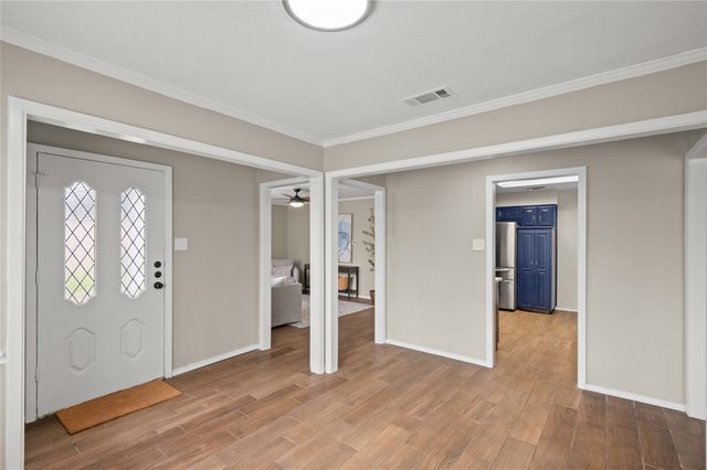 1710 Sylvan Drive, Arlington, TX 76012