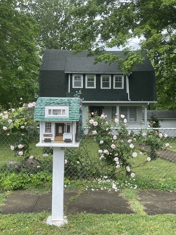 205 W Main St, Greenbrier, TN 37073