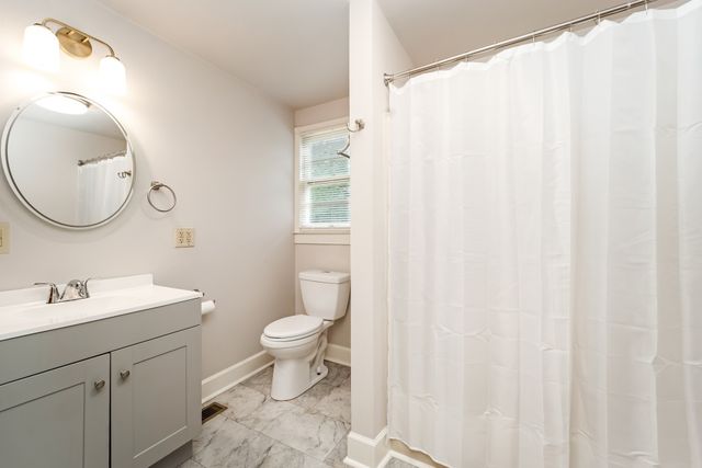 205 W Main St, Greenbrier, TN 37073