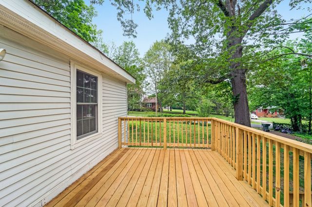 205 W Main St, Greenbrier, TN 37073