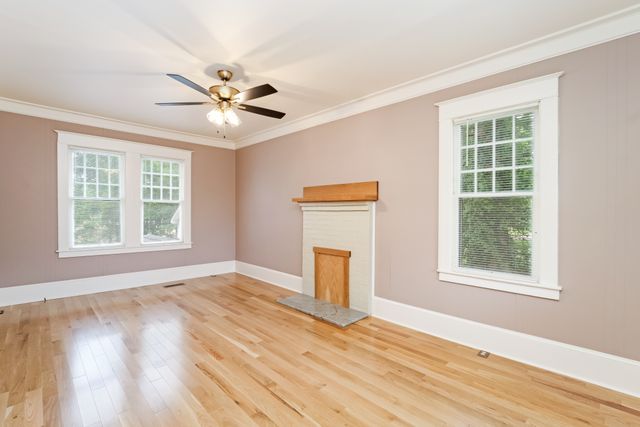 205 W Main St, Greenbrier, TN 37073