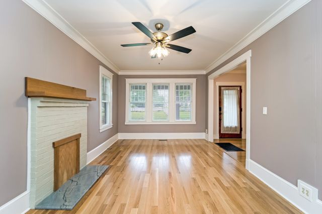 205 W Main St, Greenbrier, TN 37073