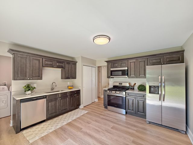 511 S 22nd Street, Chesterton, IN 46304