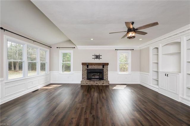 1705 April CT, Chesapeake, VA 23323