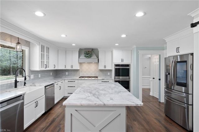 1705 April CT, Chesapeake, VA 23323