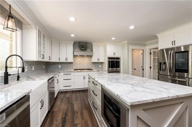 1705 April CT, Chesapeake, VA 23323