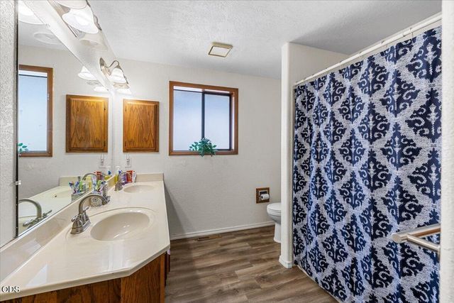 1882 Filmore Drive, Medford, OR 97504