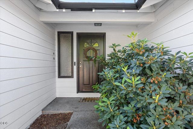 1882 Filmore Drive, Medford, OR 97504