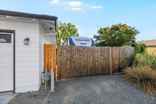 1882 Filmore Drive, Medford, OR 97504