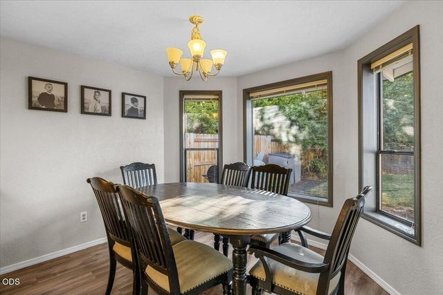 1882 Filmore Drive, Medford, OR 97504