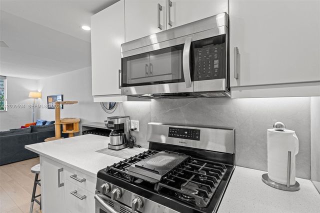 915 Jefferson Ave 2E, Miami Beach, FL 33139