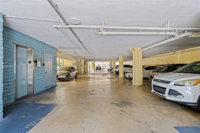 915 Jefferson Ave 2E, Miami Beach, FL 33139