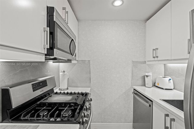 915 Jefferson Ave 2E, Miami Beach, FL 33139