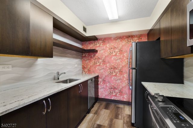 300 Main St 811, Little Falls Twp., NJ 07424