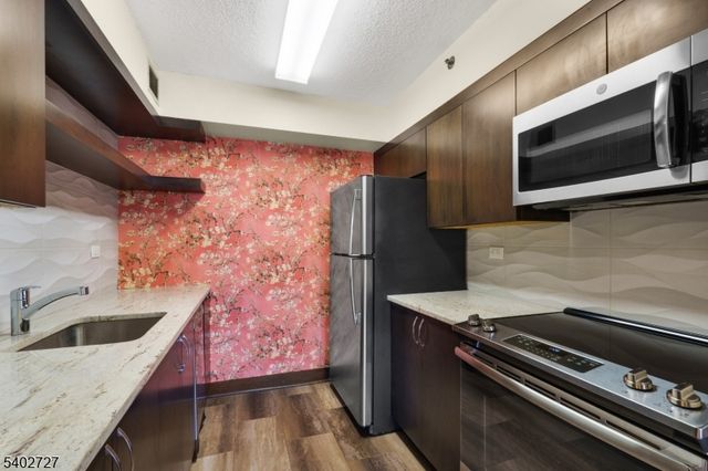 300 Main St 811, Little Falls Twp., NJ 07424