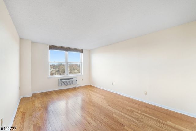 300 Main St 811, Little Falls Twp., NJ 07424