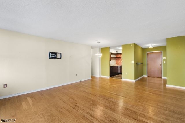 300 Main St 811, Little Falls Twp., NJ 07424