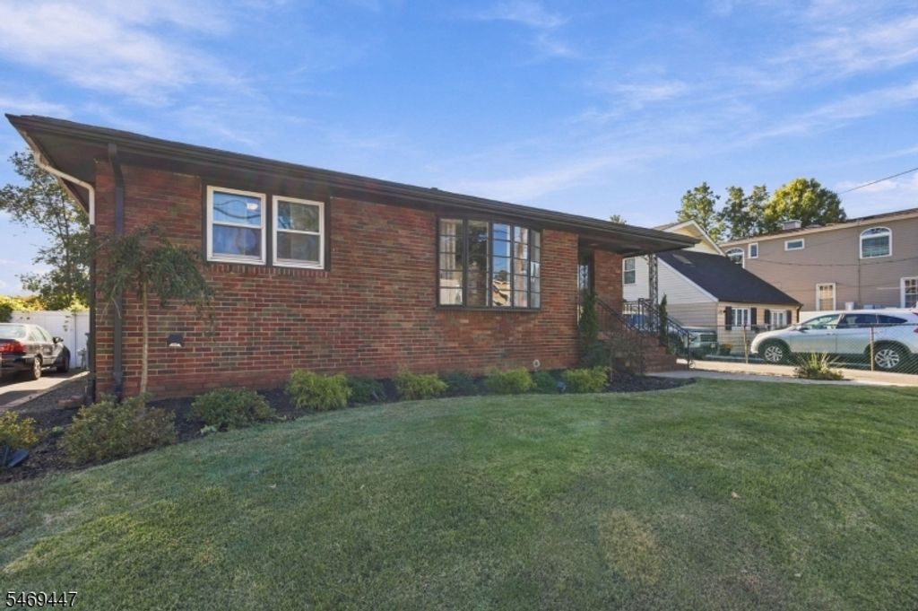 152 Remsen Ave, Woodbridge Twp., NJ 07001 — photo 3