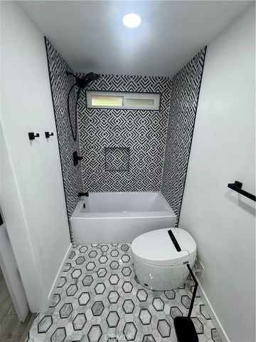 6771 Springpark 208A, Los Angeles, CA 90056