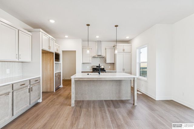 21424 Z Street, Elkhorn, NE 68022