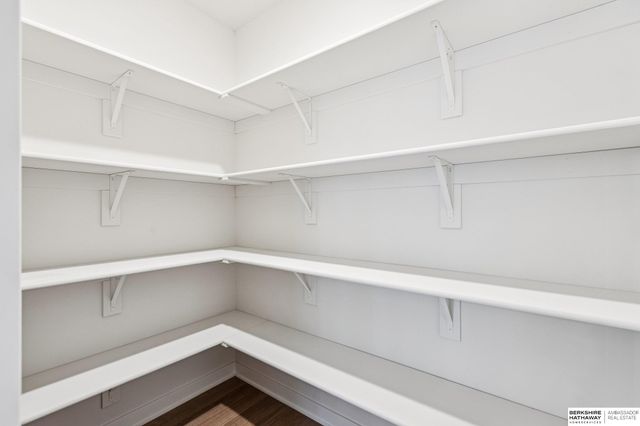 21424 Z Street, Elkhorn, NE 68022