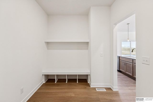 21424 Z Street, Elkhorn, NE 68022