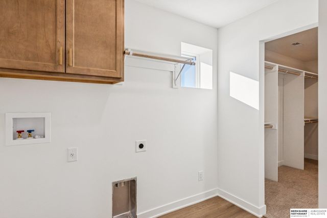 21424 Z Street, Elkhorn, NE 68022