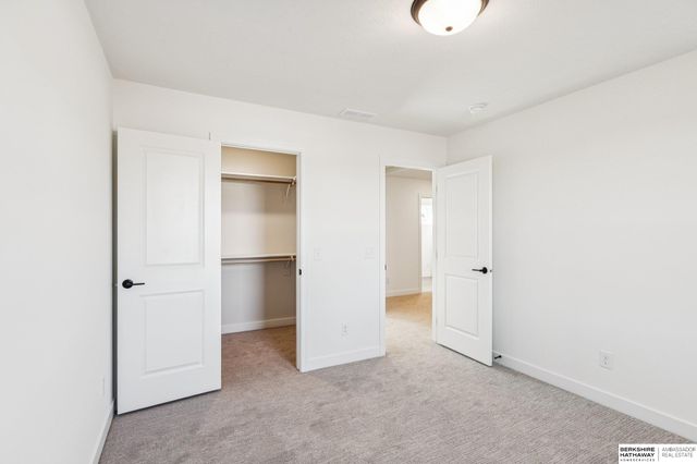 21424 Z Street, Elkhorn, NE 68022